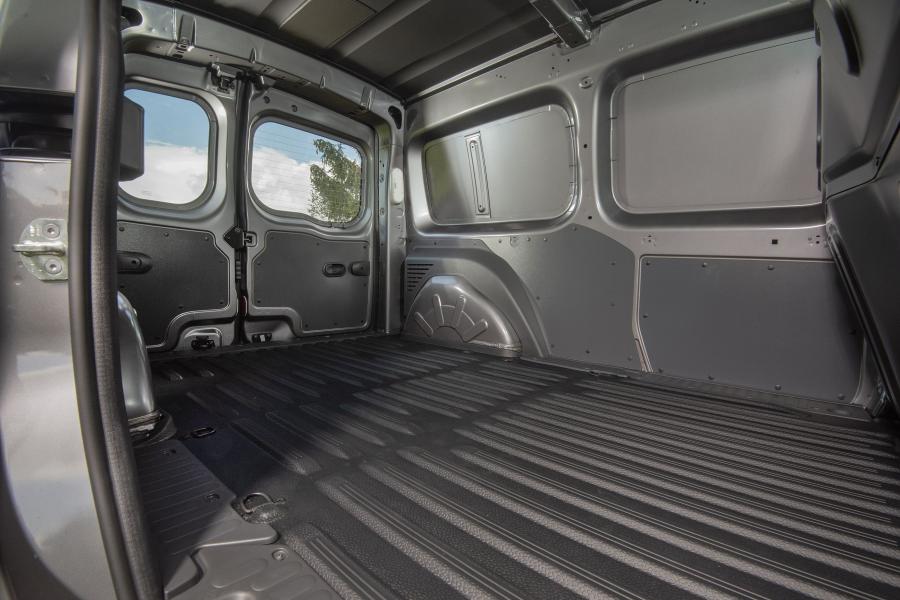 Багажник Nissan NV250 L2 Van 2019 года  (EU) (фото 33 из 39)